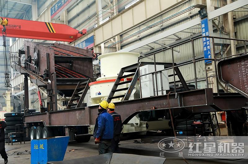 時產(chǎn)200噸小型移動破碎車，配制砂機，專業(yè)廠家，價格實惠